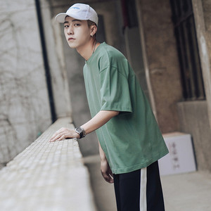 Ανδρικό μπλουζάκι απλό μοντέλο με κοντά μανίκια σε διάφορα χρώματα