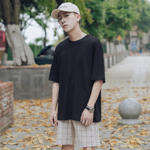 Ανδρικό μπλουζάκι απλό μοντέλο με κοντά μανίκια σε διάφορα χρώματα