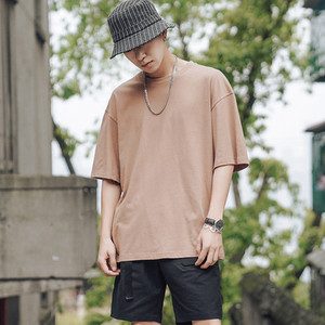 Ανδρικό μπλουζάκι απλό μοντέλο με κοντά μανίκια σε διάφορα χρώματα