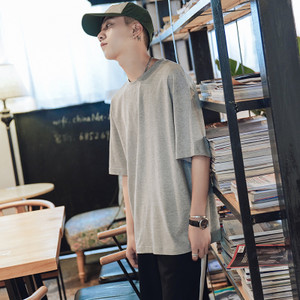 Ανδρικό μπλουζάκι απλό μοντέλο με κοντά μανίκια σε διάφορα χρώματα