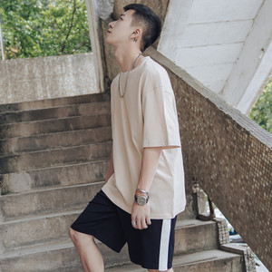 Ανδρικό μπλουζάκι απλό μοντέλο με κοντά μανίκια σε διάφορα χρώματα