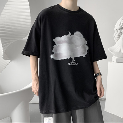 Suvine aplikatsiooni ja lühikeste varrukatega T-särk meestele