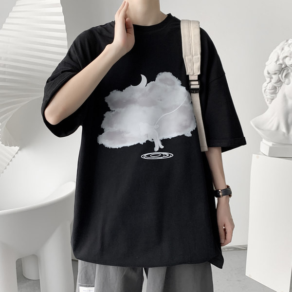 Suvine aplikatsiooni ja lühikeste varrukatega T-särk meestele