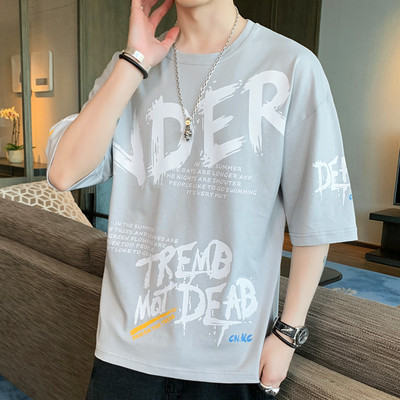 Casual ανδρικό μπλουζάκι - με λαιμόκοψη και απλικέ