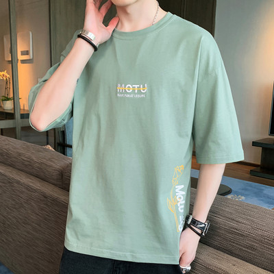 Casual ανδρικό μπλουζάκι - με λαιμόκοψη και απλικέ