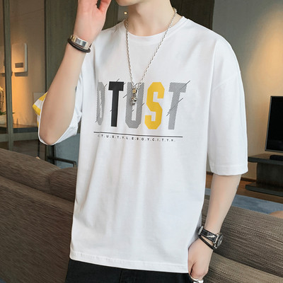 Casual ανδρικό μπλουζάκι - με λαιμόκοψη και απλικέ