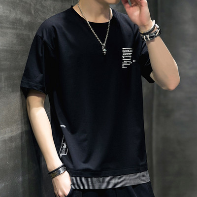 Casual ανδρικό μπλουζάκι - με λαιμόκοψη και απλικέ