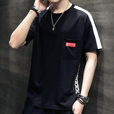 Casual ανδρικό μπλουζάκι - με λαιμόκοψη και απλικέ