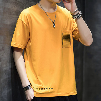 Casual ανδρικό μπλουζάκι - με λαιμόκοψη και απλικέ