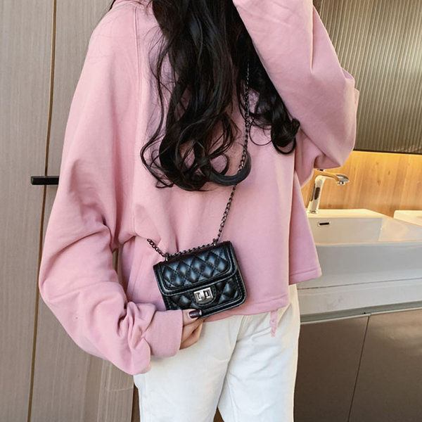 Παιδική μοντέρνα τσάντα απλό μοντέλο με αγκράφα για κορίτσια