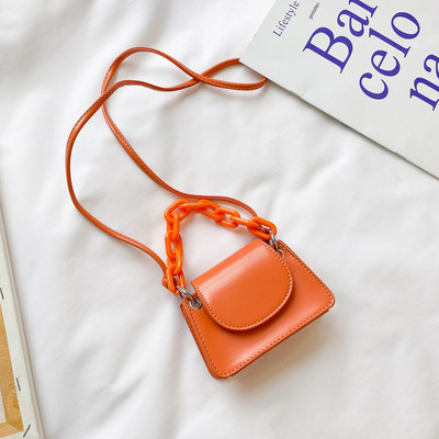 Stiilne lastekoti tavaline mudel pikkade ja lühikeste sangadega