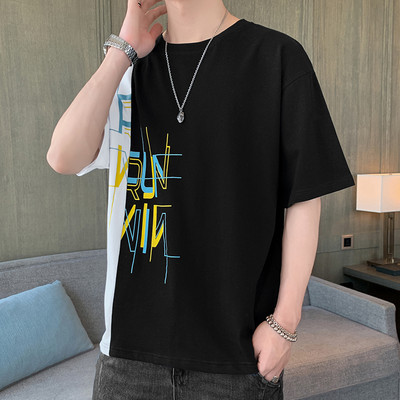 Мъжка тениска с къс ръкав и овално деколте-апликация 