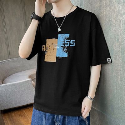 Мъжка тениска с къс ръкав и овално деколте-апликация 