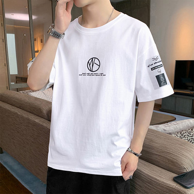 Мъжка тениска с къс ръкав и овално деколте-апликация 