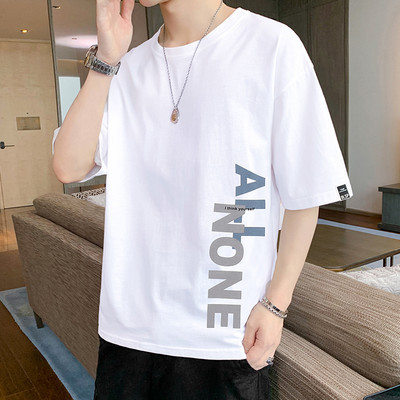 Мъжка тениска с къс ръкав и овално деколте-апликация 