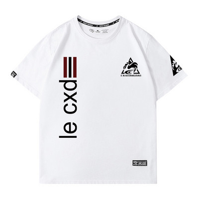 Suvine kirjade ja aplikatsiooniga T-särk