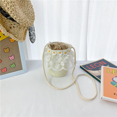 Стилна детска плетена чанта с дантела за момичета