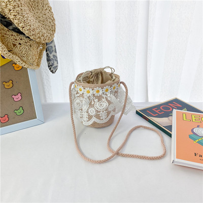 Стилна детска плетена чанта с дантела за момичета