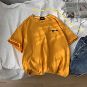 Ανδρικό φαρδιά μπλουζάκι με επιγραφή και κοντά μανίκια