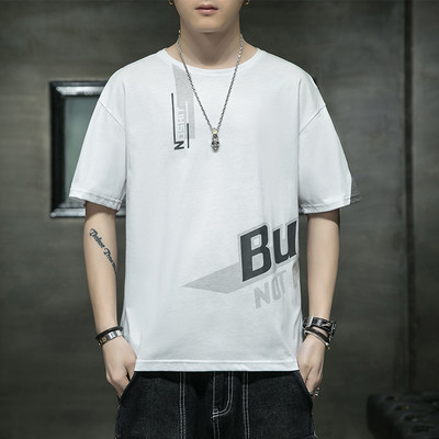 Uue mudeli lai aplikatsiooniga meeste T-särk