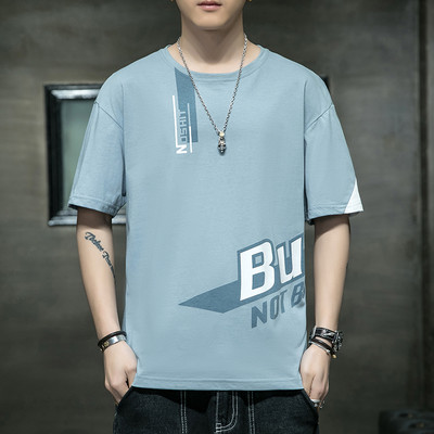 Uue mudeli lai aplikatsiooniga meeste T-särk