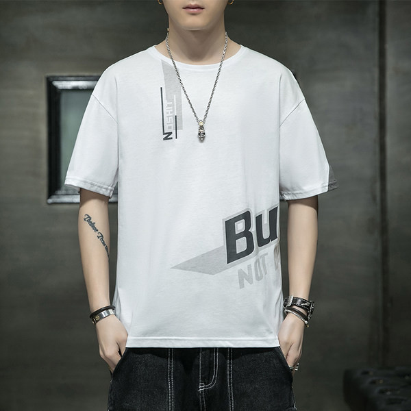 Uue mudeli lai aplikatsiooniga meeste T-särk