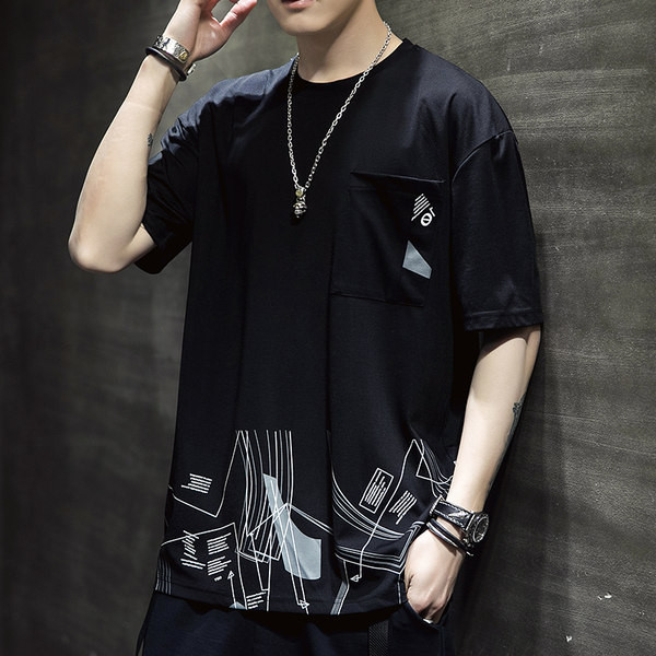 Laia mudeliga meeste T-särk aplikatsiooni ja ümara kaelusega