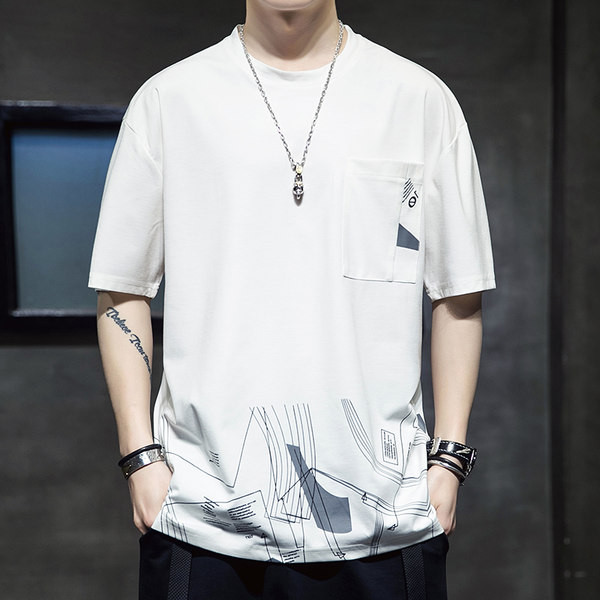 Laia mudeliga meeste T-särk aplikatsiooni ja ümara kaelusega