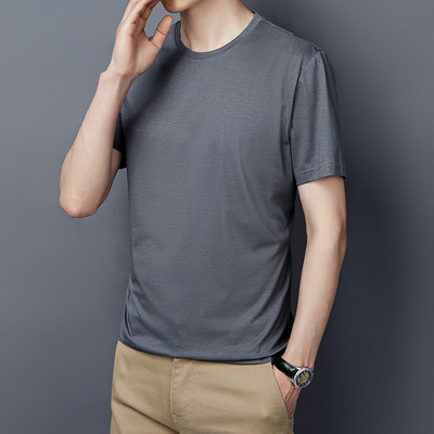 Ανδρικό μπλουζάκι ενός χρώματος με οβάλ λαιμόκοψη και κοντά μανίκια σε διάφορα χρώματα