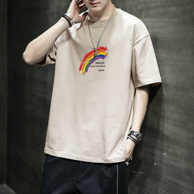 Meeste T-särk lühikeste varrukatega, värvilise aplikatsiooni ja pealdisega