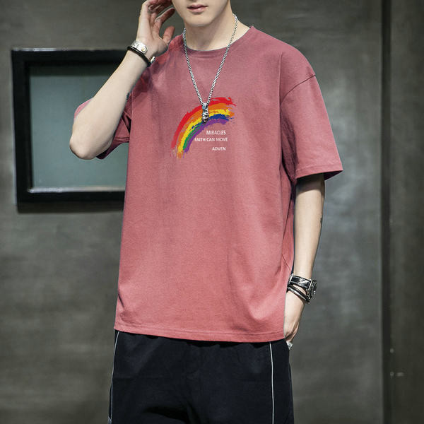 Meeste T-särk lühikeste varrukatega, värvilise aplikatsiooni ja pealdisega