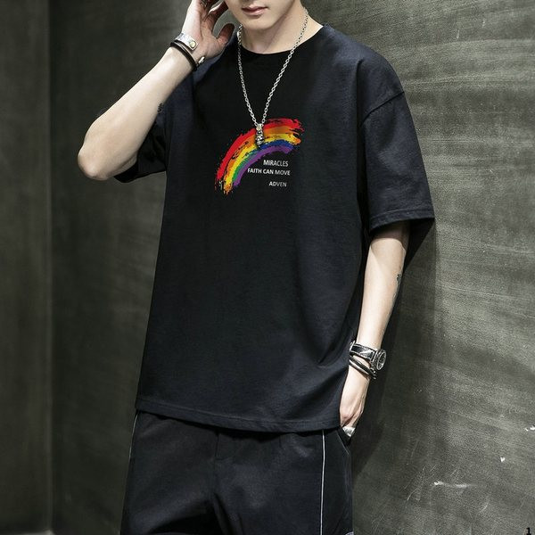 Meeste T-särk lühikeste varrukatega, värvilise aplikatsiooni ja pealdisega