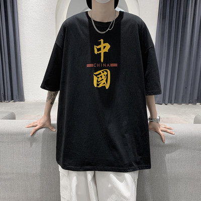 Φαρύ μοντέλο ανδρικό μπλουζάκι με απλικέ