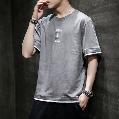 Casual ανδρικό μπλουζάκι με κοντά μανίκια, επιγραφές και εφαρμογές