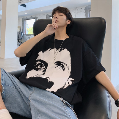 Μπλουζάκι φαρδύ ανδρικό με κοντά μανίκια και απλικέ