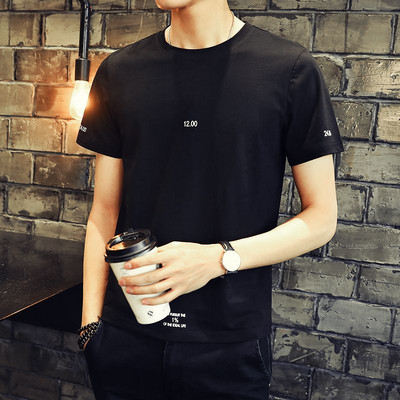 Meeste T-särk lühikeste varrukatega teksti ja aplikatsioonidega