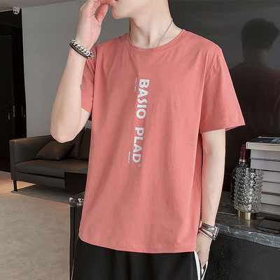 Meeste T-särk lühikeste varrukatega teksti ja aplikatsioonidega