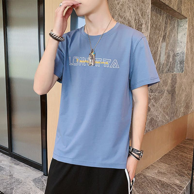 Meeste T-särk lühikeste varrukatega teksti ja aplikatsioonidega