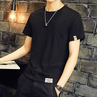 Meeste T-särk lühikeste varrukatega teksti ja aplikatsioonidega