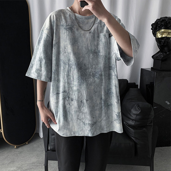 Suvine lai sillerdavates toonides T-särk meestele