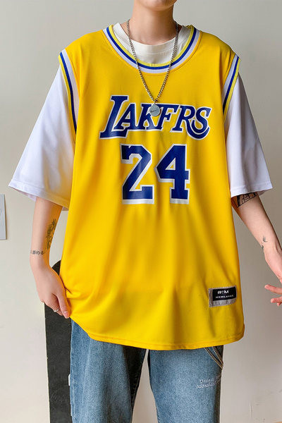 Suvine spordi-casual t-särk kirjaga ja 3/4 varrukatega