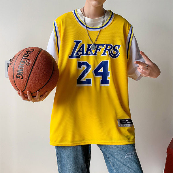 Suvine spordi-casual t-särk kirjaga ja 3/4 varrukatega