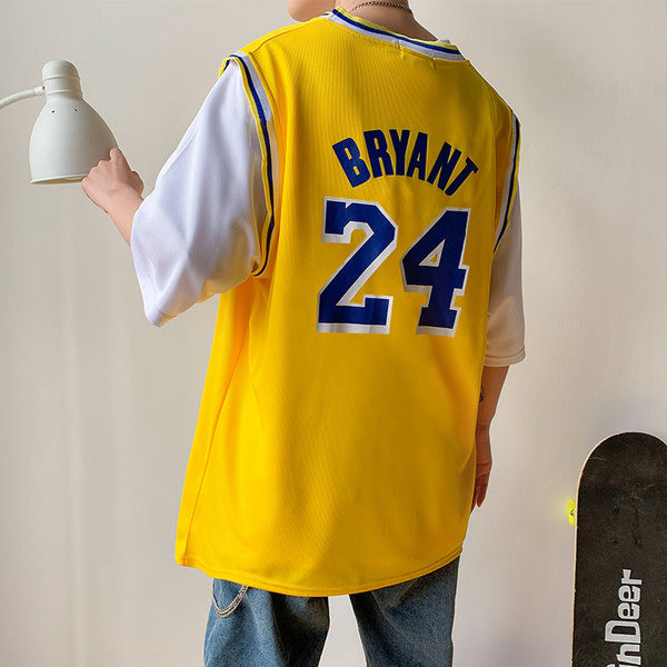 Suvine spordi-casual t-särk kirjaga ja 3/4 varrukatega