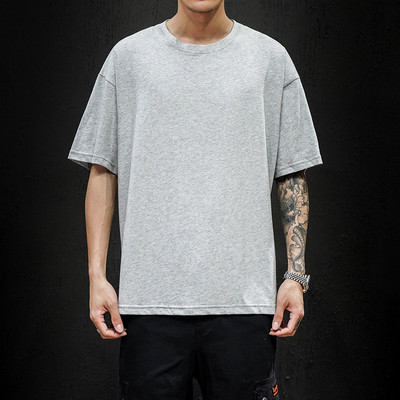 Ανδρικό μπλουζάκι απλό μοντέλο με κοντά μανίκια