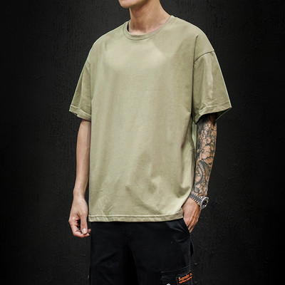 Ανδρικό μπλουζάκι απλό μοντέλο με κοντά μανίκια