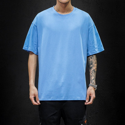 Ανδρικό μπλουζάκι απλό μοντέλο με κοντά μανίκια