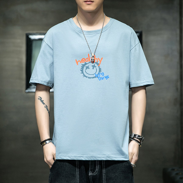 Mitmes värvitoonis vabaaja meeste lühikeste varrukatega T-särk