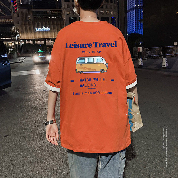 Lai trükise ja lühikeste varrukatega T-särk