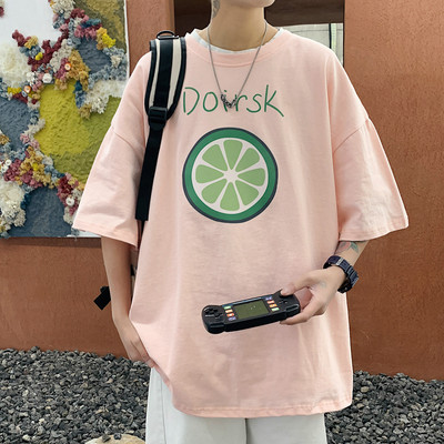 Ανδρικό μπλουζάκι με οβάλ λαιμόκοψη και απλικέ