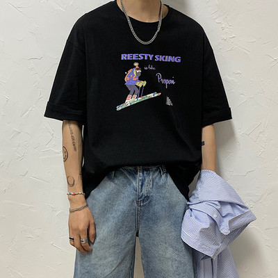 Ανδρικό μπλουζάκι με απλικέ χρώμα και κοντά μανίκια